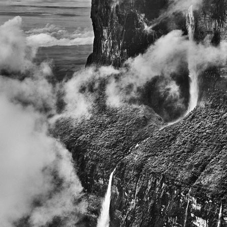 © Sebastião Salgado/Contrasto Monte Roraima. Stato del Roraima, Brasile, 2018.