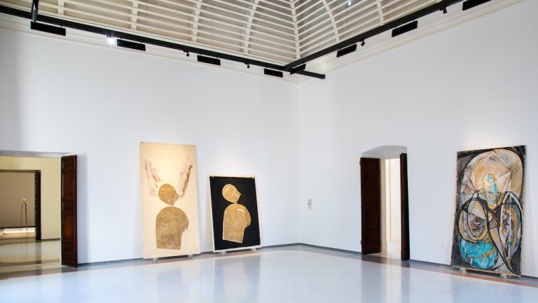 MAXXILAquila_MarisaMerzShilpaGupta_visibileinvisibile_exhibition view_Voliera